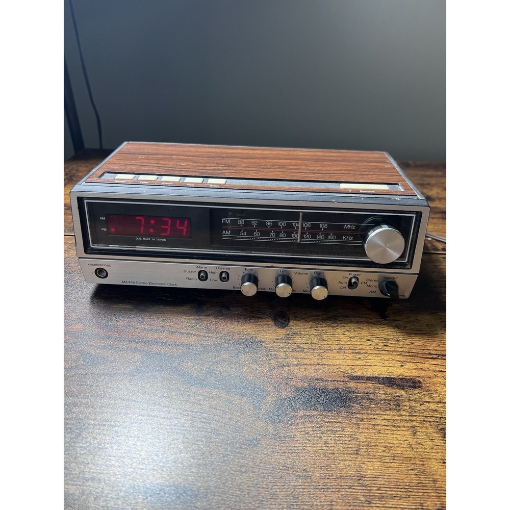 Vintage JC Penney AM/FM Stereo Electronic Clock Radio Alarm Model 680-3816